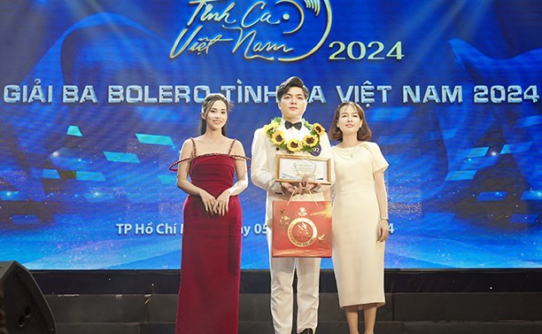 Sinh viên ĐH Duy Tân xuất sắc giành giải Ba Bolero tại Cuộc thi 'Tình ca Việt Nam 2024'