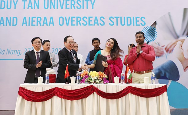 Đại học Duy Tân ký kết hợp tác với Công ty Aieraa Overseas Studies