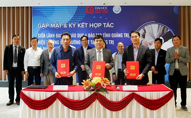 Đại học Duy Tân Ký kết với Khối các Trường và Trung tâm trực thuộc Sở Giáo dục & Đào tạo Quảng Trị