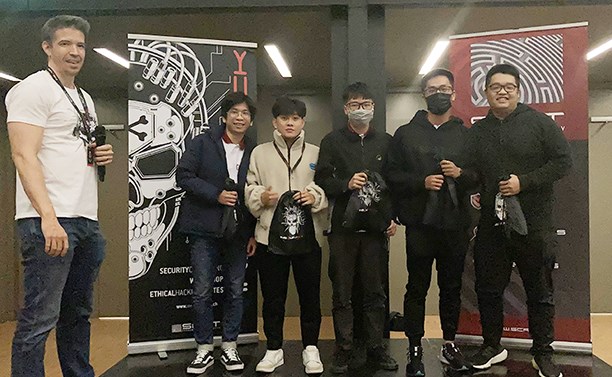 Sinh viên ĐH Duy Tân giành giải Ba Cuộc thi Insomnihack CTF Finals ở Thụy Sĩ