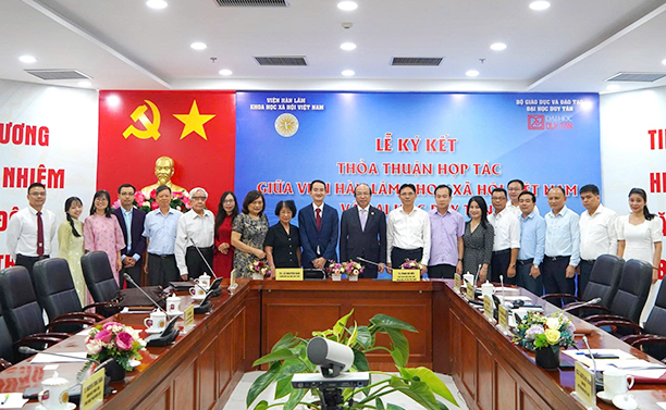 ĐH Duy Tân ký kết Thỏa thuận Hợp tác với Viện Hàn lâm Khoa học Xã hội Việt Nam