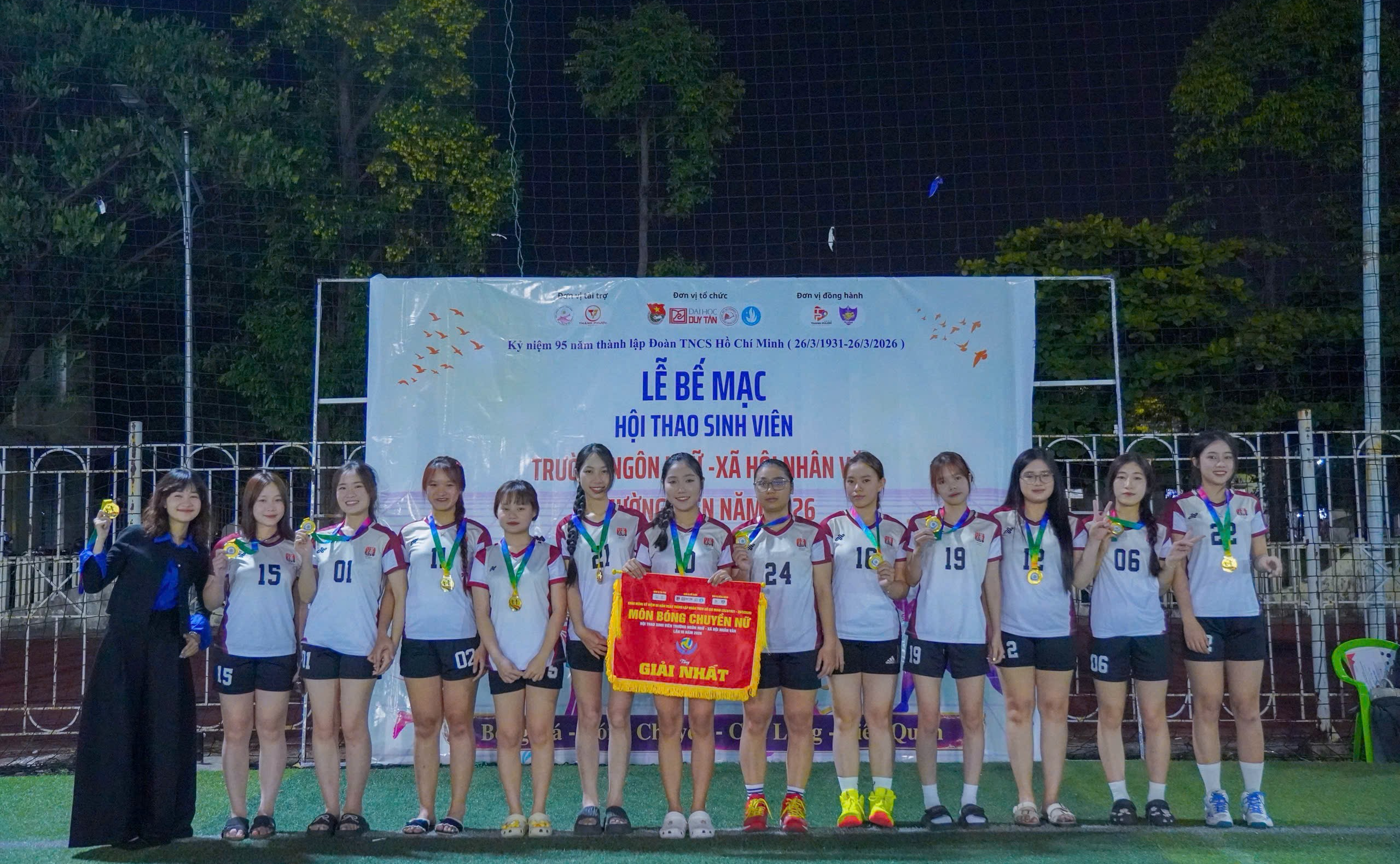 DẤU ẤN KHOA TIẾNG TRUNG TẠI HỘI THAO SINH VIÊN TRƯỜNG NGÔN NGỮ - XÃ HỘI NHÂN VĂN 2026 (MISS THAO NHI)