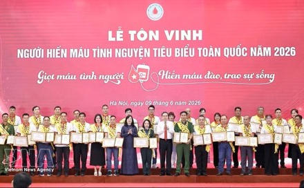 越南国会主席陈青敏：弘扬互帮互助精神 制定无偿献血长期战略 - MS. VIET ANH