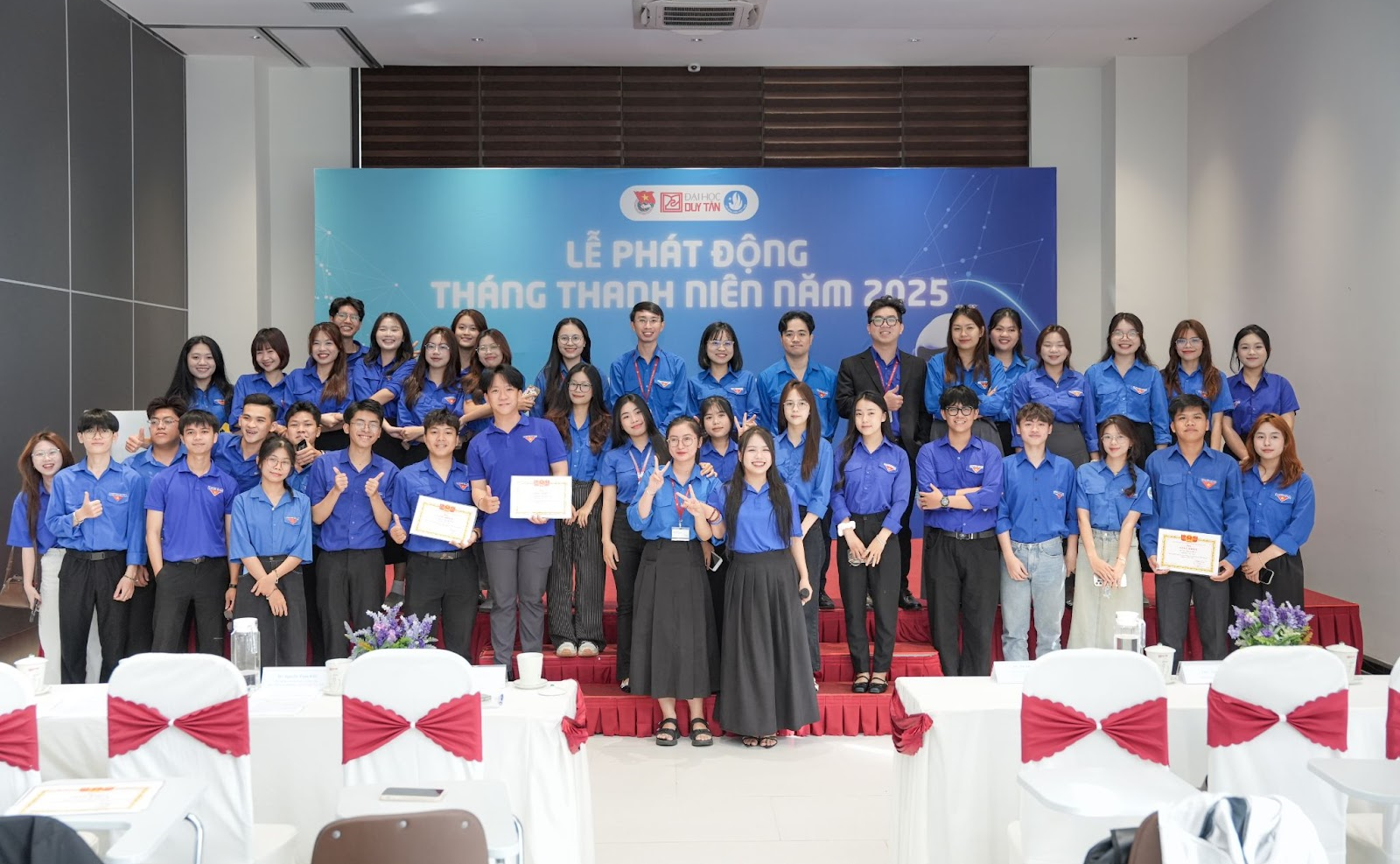 LAUNCH CEREMONY OF THE 2025 YOUTH MONTH AT DUY TAN UNIVERSITY