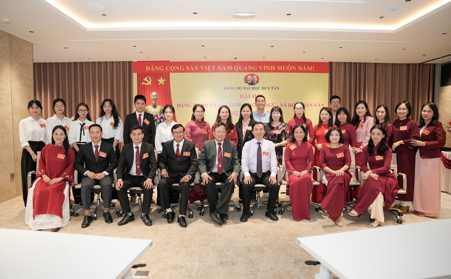 Đại hội Đảng bộ trường Ngôn ngữ - Xã hội Nhân văn nhiệm kỳ 2025-2030: Khát vọng đổi mới và phát triển