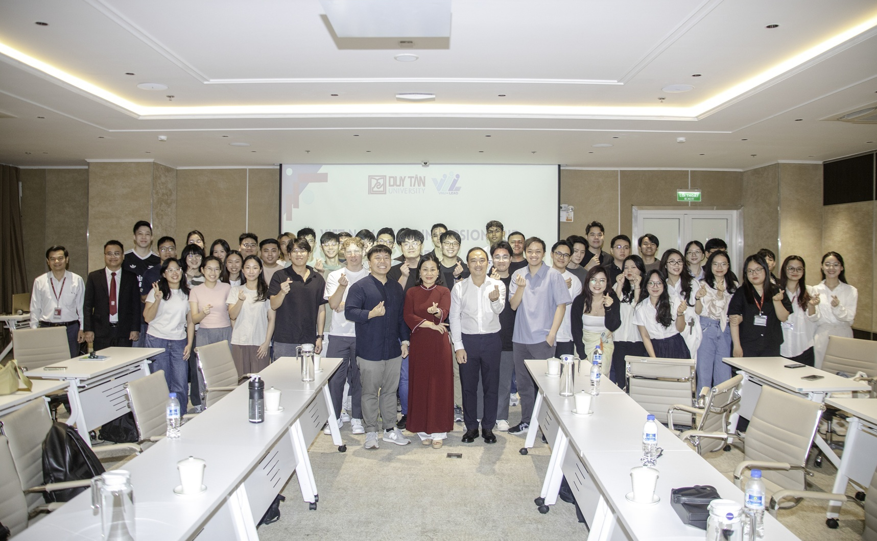 Chương trình học tập trải nghiệm cho sinh viên Đại học Quản lý Singapore 2025