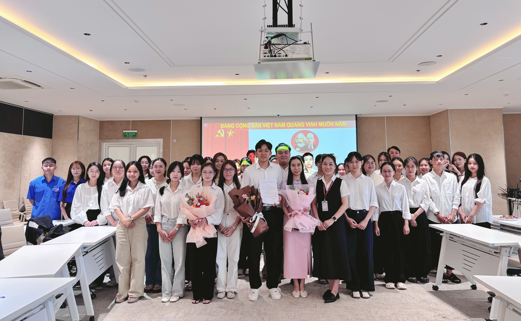 Đảng bộ bộ phận Trường NN-XHNV: Gắn kết tư duy công nghệ với bản lĩnh chính trị trong kỷ nguyên số