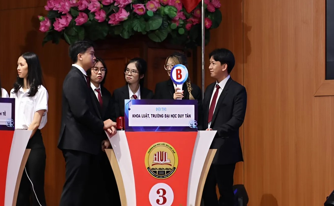 Ngành Luật tại Đại học Duy Tân: Năng Động, Bản Lĩnh, Không chỉ là Lý Thuyết!