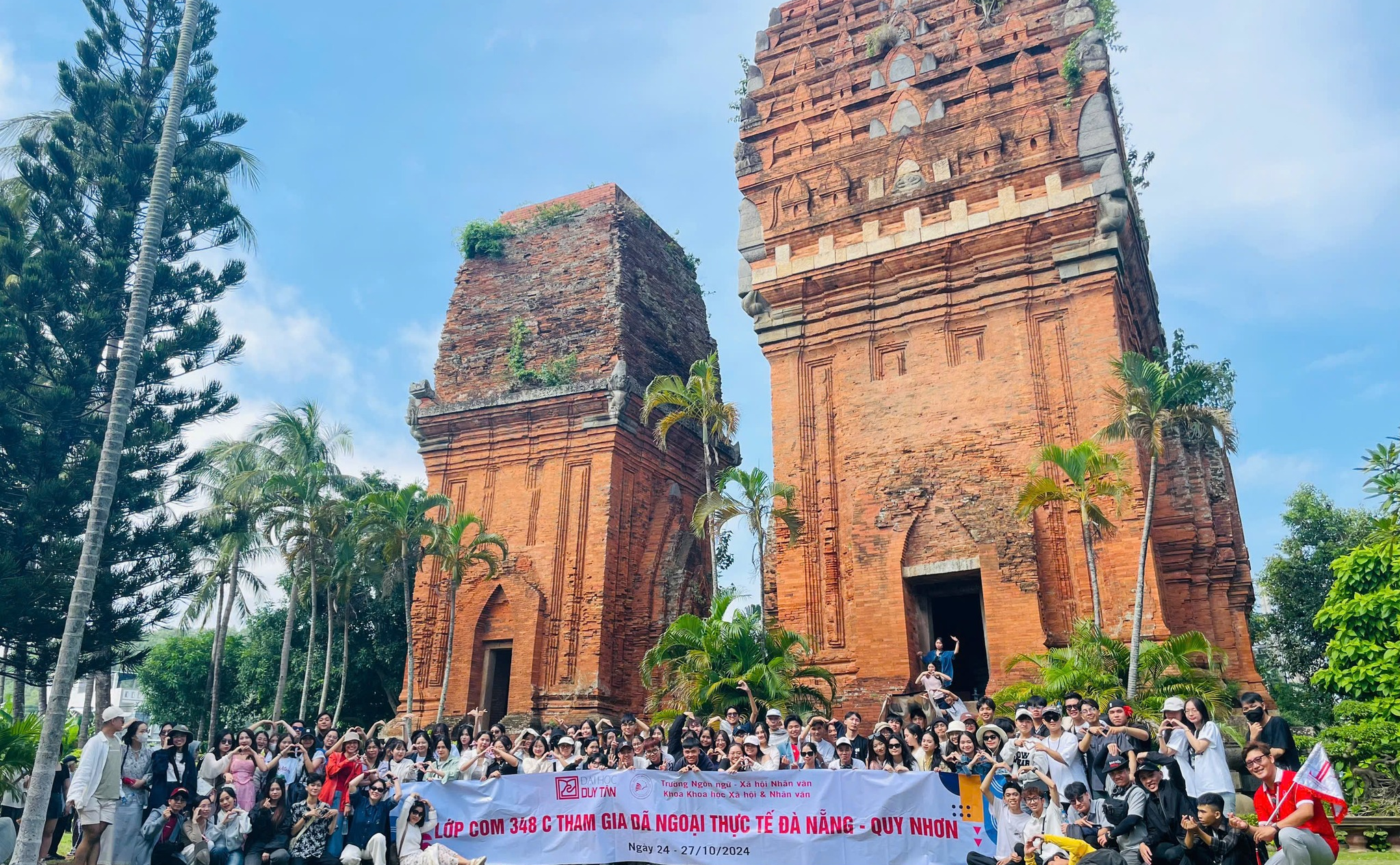 Ngành Việt Nam học tại Đại học Duy Tân - Cánh cửa rộng mở cho những người đam mê văn hóa và du lịch