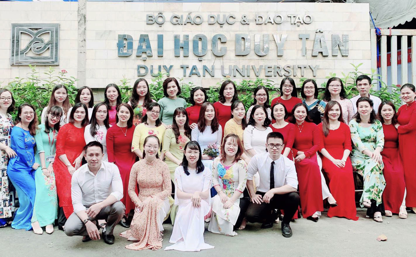 Giới thiệu Khoa Tiếng Anh