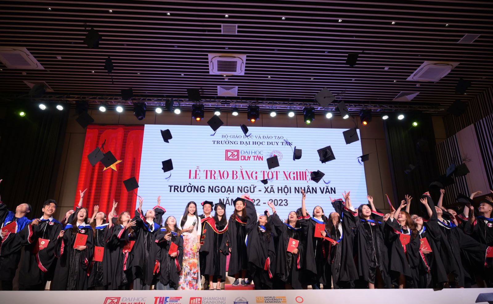 About the School of Languages, Humanities and Social Sciences