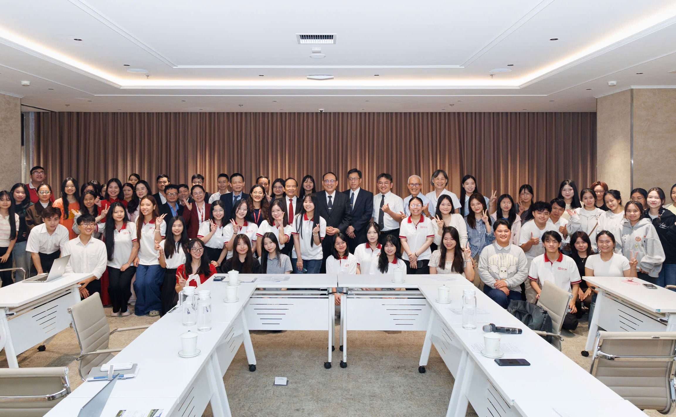 Thắt chặt mối quan hệ hợp tác chiến lược giữa Đại học Duy Tân và Đại học Từ Tế (TCU)