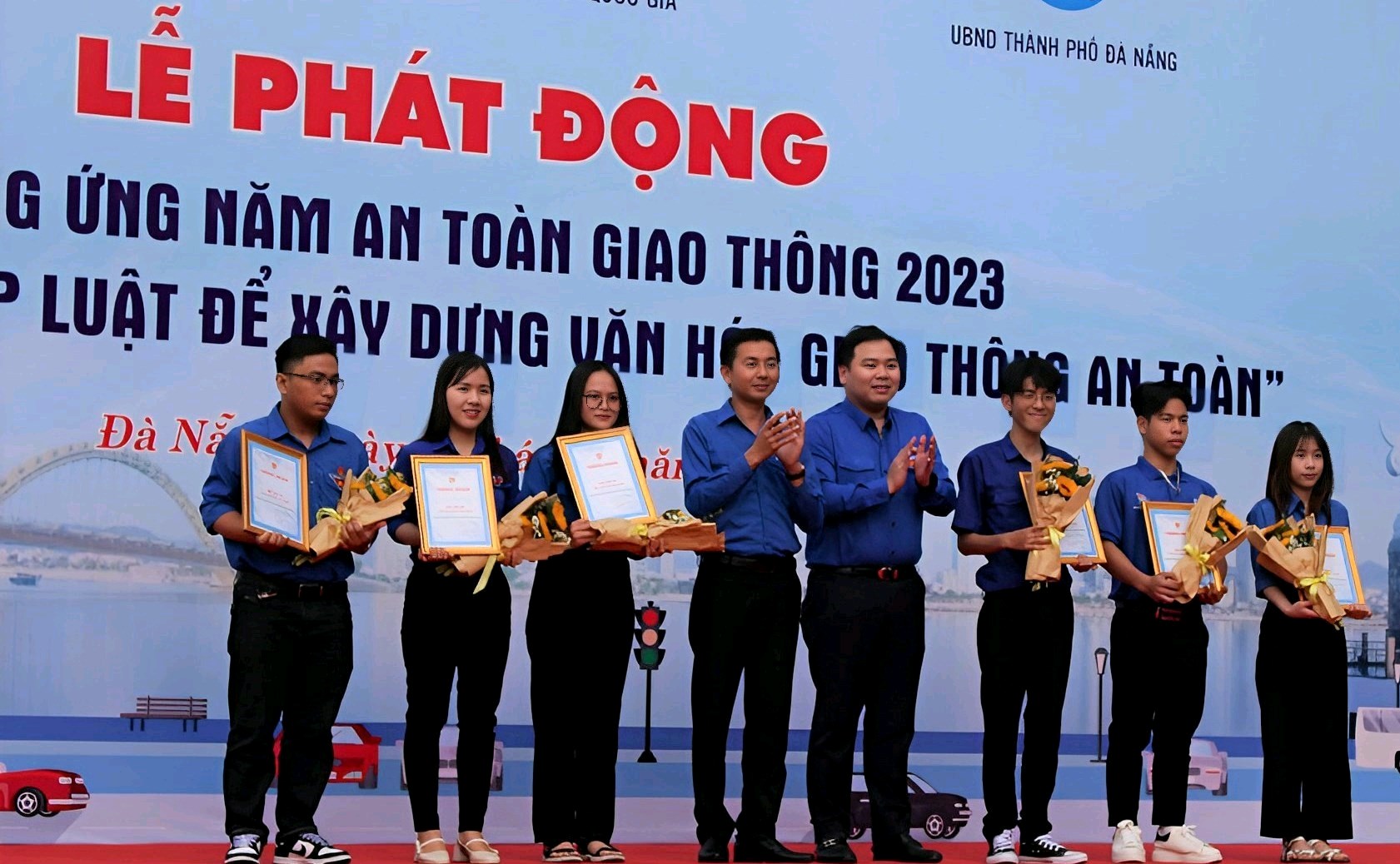 CLB Báo chí & Truyền thông hưởng ứng “Năm An toàn Giao thông 2023” với thiết kế đạt giải Ba thành phố