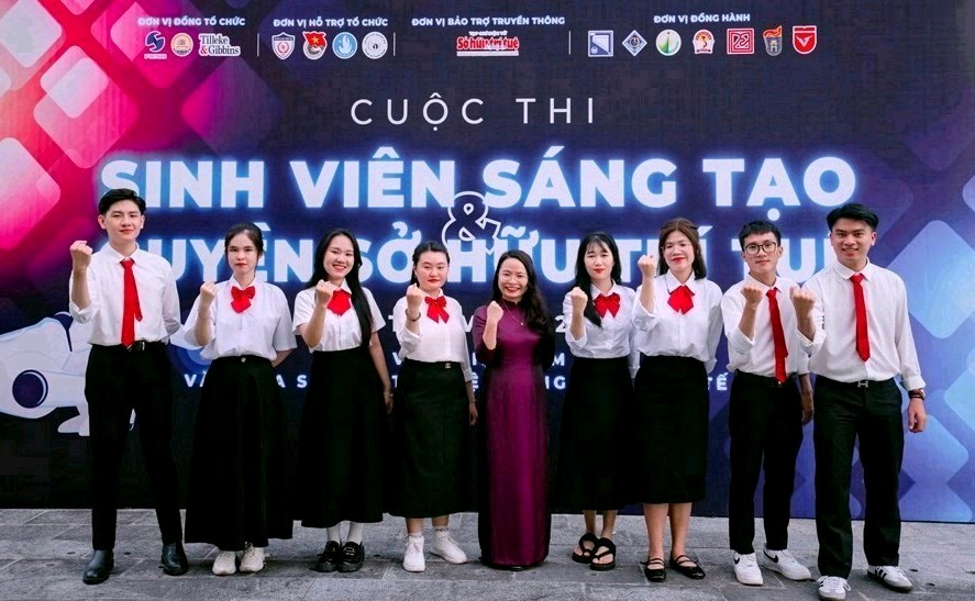 Sinh viên LHSS chinh phục Chung kết Cuộc thi Sinh viên Sáng tạo và Quyền Sở hữu Trí tuệ 2024