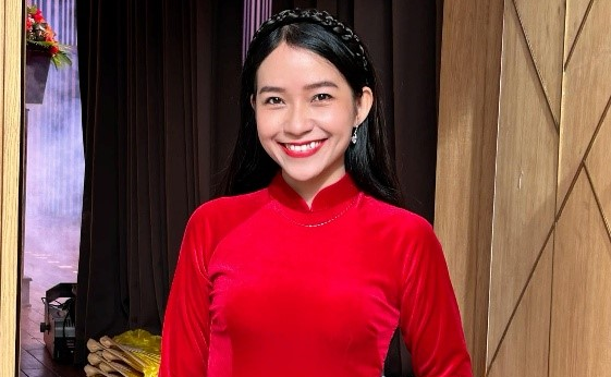 Người đứng sau ánh đèn sân khấu: Hành trình lặng lẽ của Trưởng phòng Tổng hợp Trường Ngôn ngữ - Xã hội Nhân văn