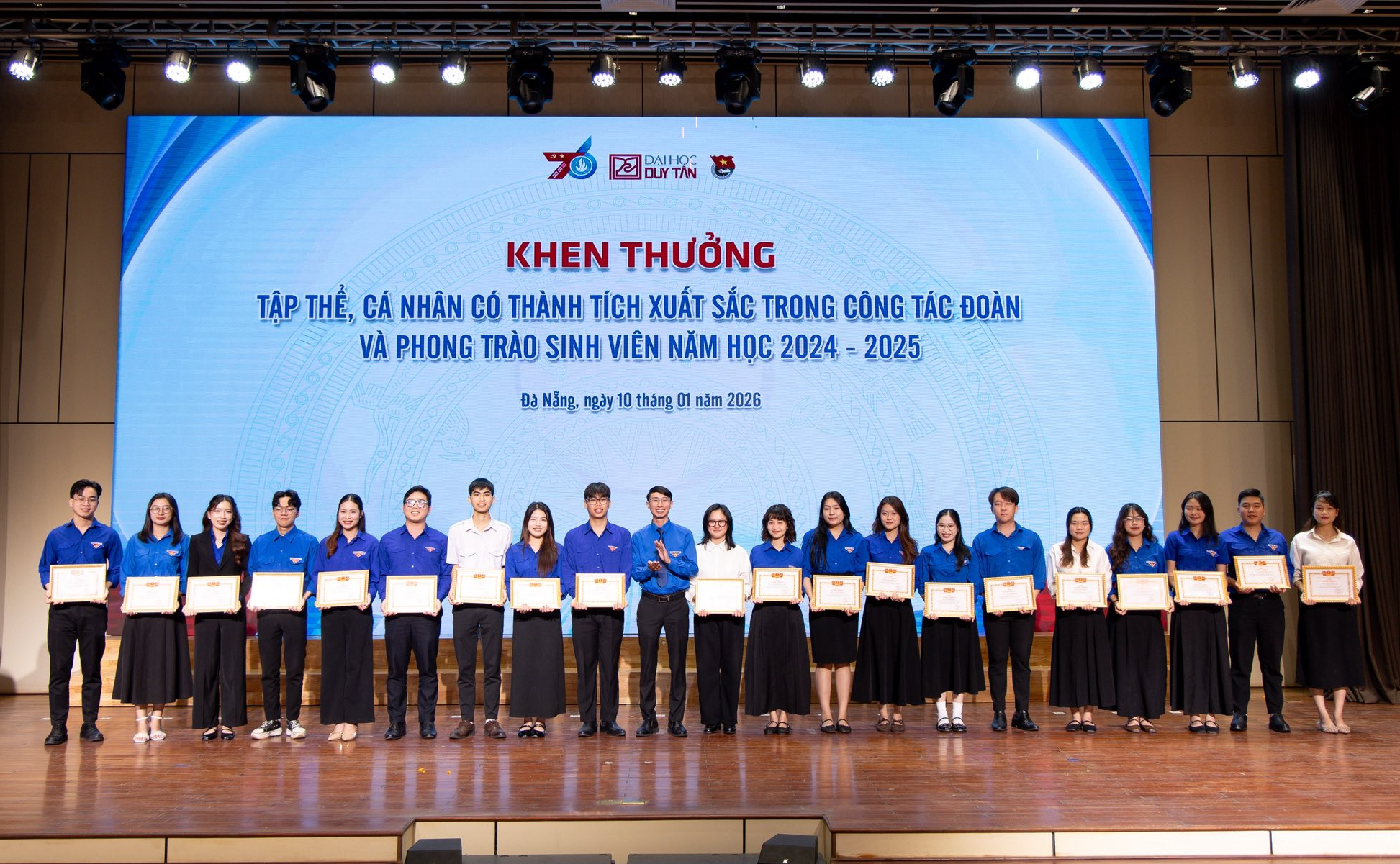 Sinh viên LHSS được vinh danh tại Lễ kỷ niệm 76 năm Ngày Truyền thống Học sinh - Sinh viên Việt Nam