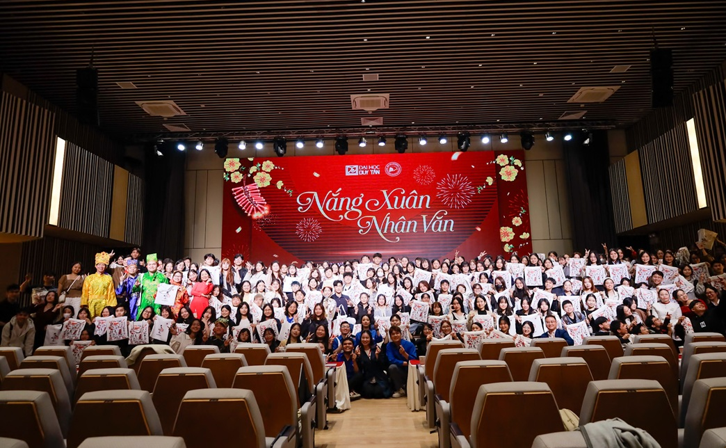 Rực rỡ sắc xuân trong chương trình gặp mặt "Nắng Xuân Nhân văn" 2026