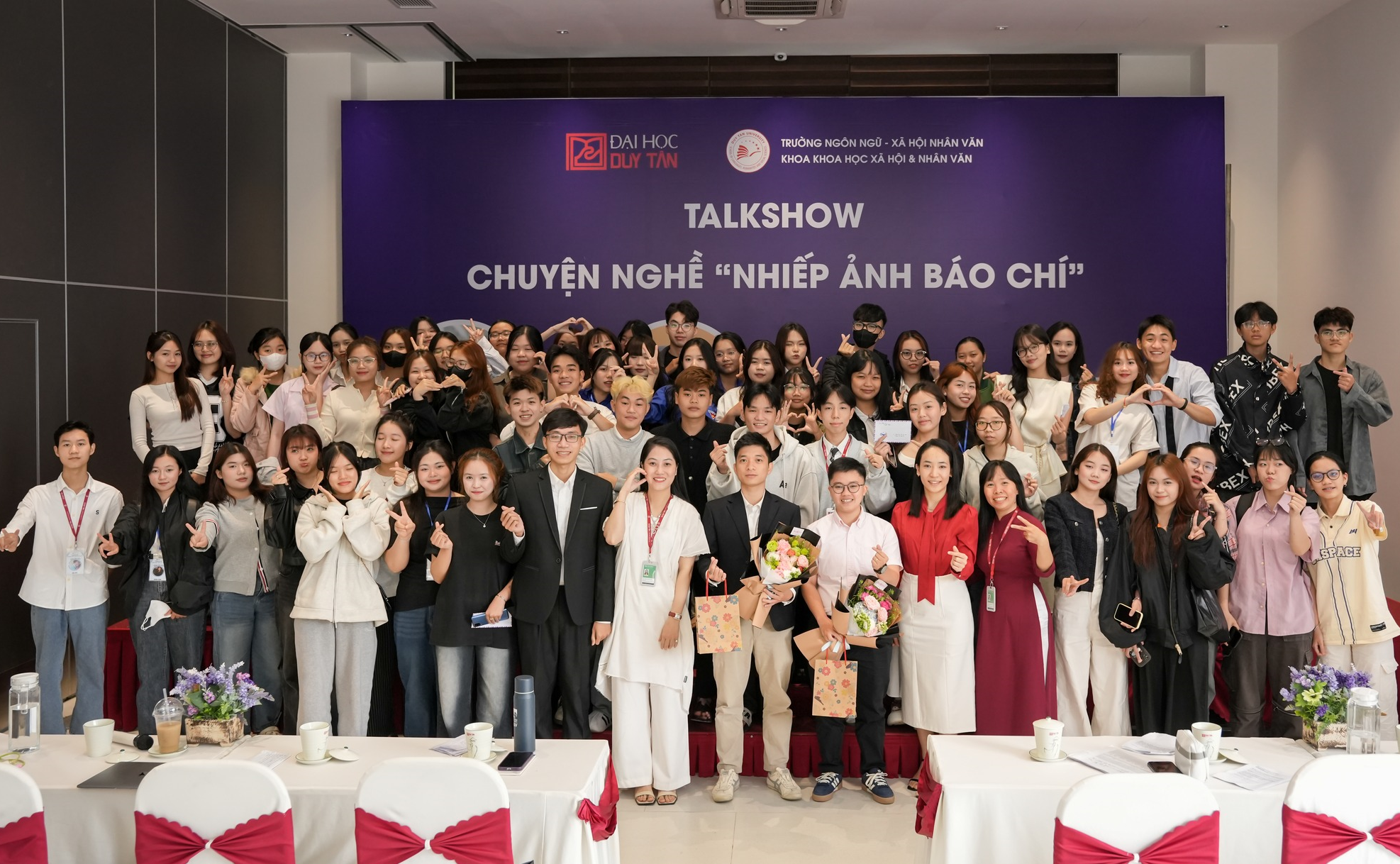 Chuyên ngành Văn Báo chí tại Đại học Duy Tân: Xóa nhòa ranh giới giảng đường để kiến tạo bản lĩnh thực tế