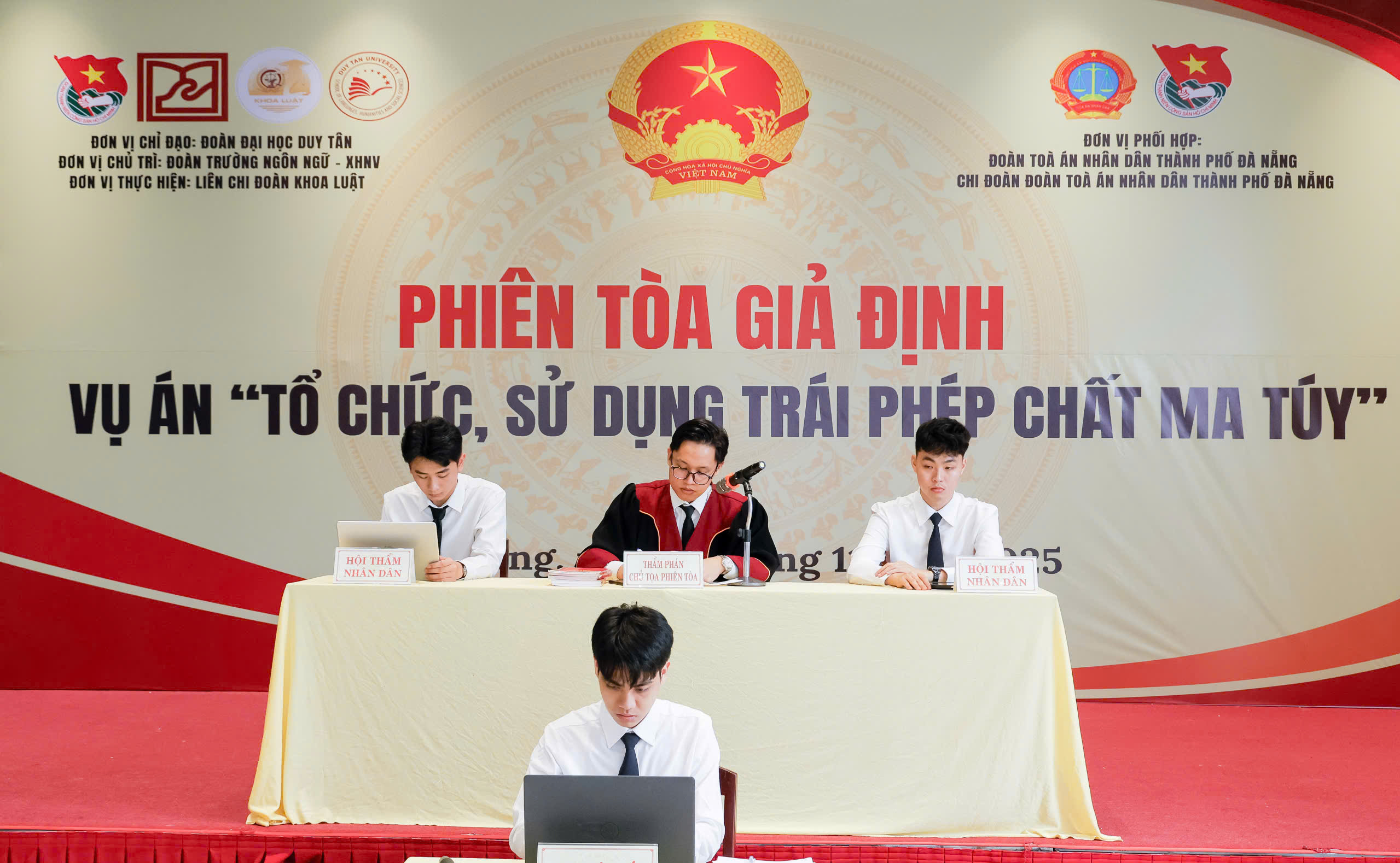 Ngành Luật tại Đại học Duy Tân: Bản lĩnh tư pháp, tư duy toàn cầu trong kỷ nguyên mới