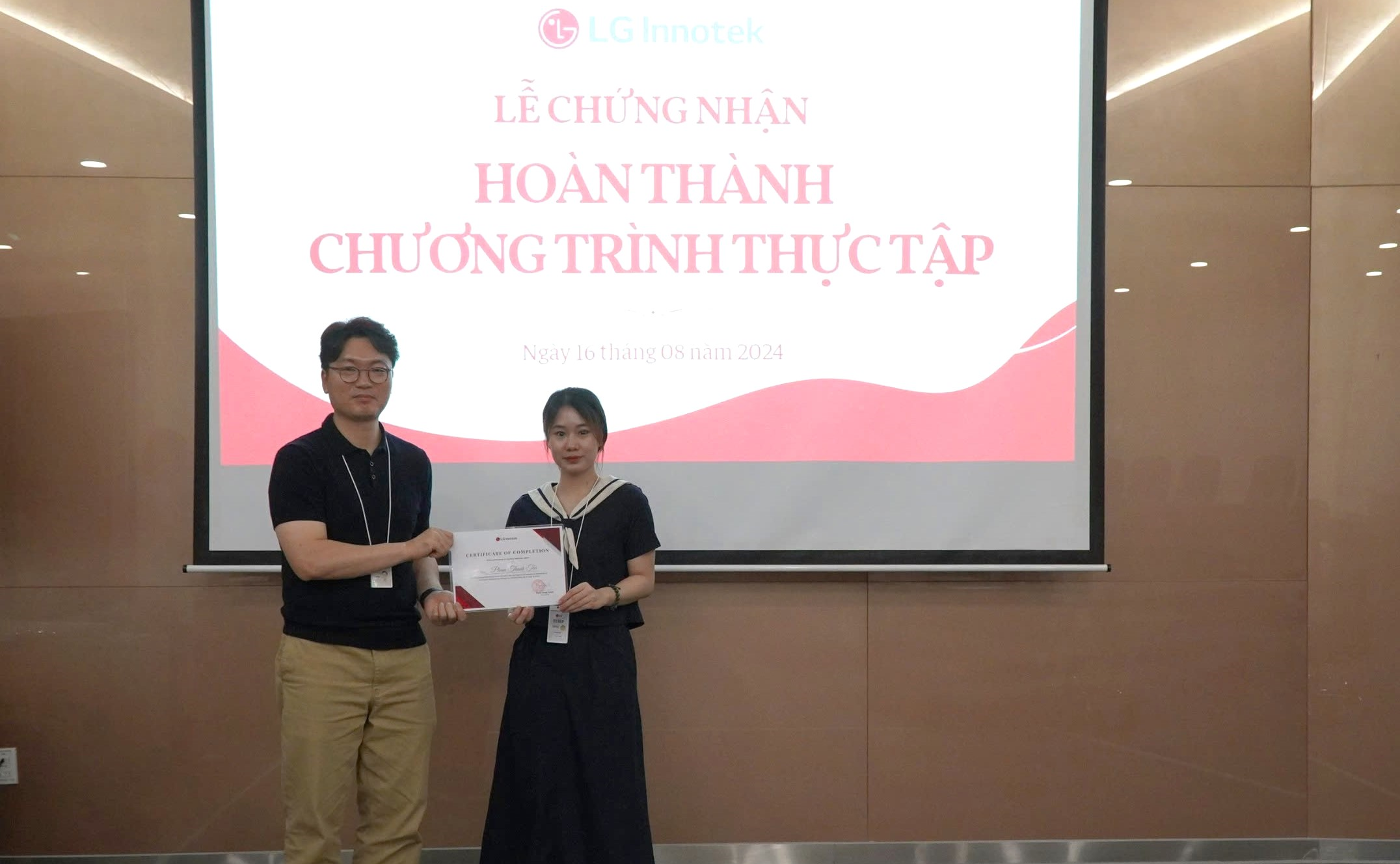 Thanh Tra has the opportunity to intern at LG Corporation.