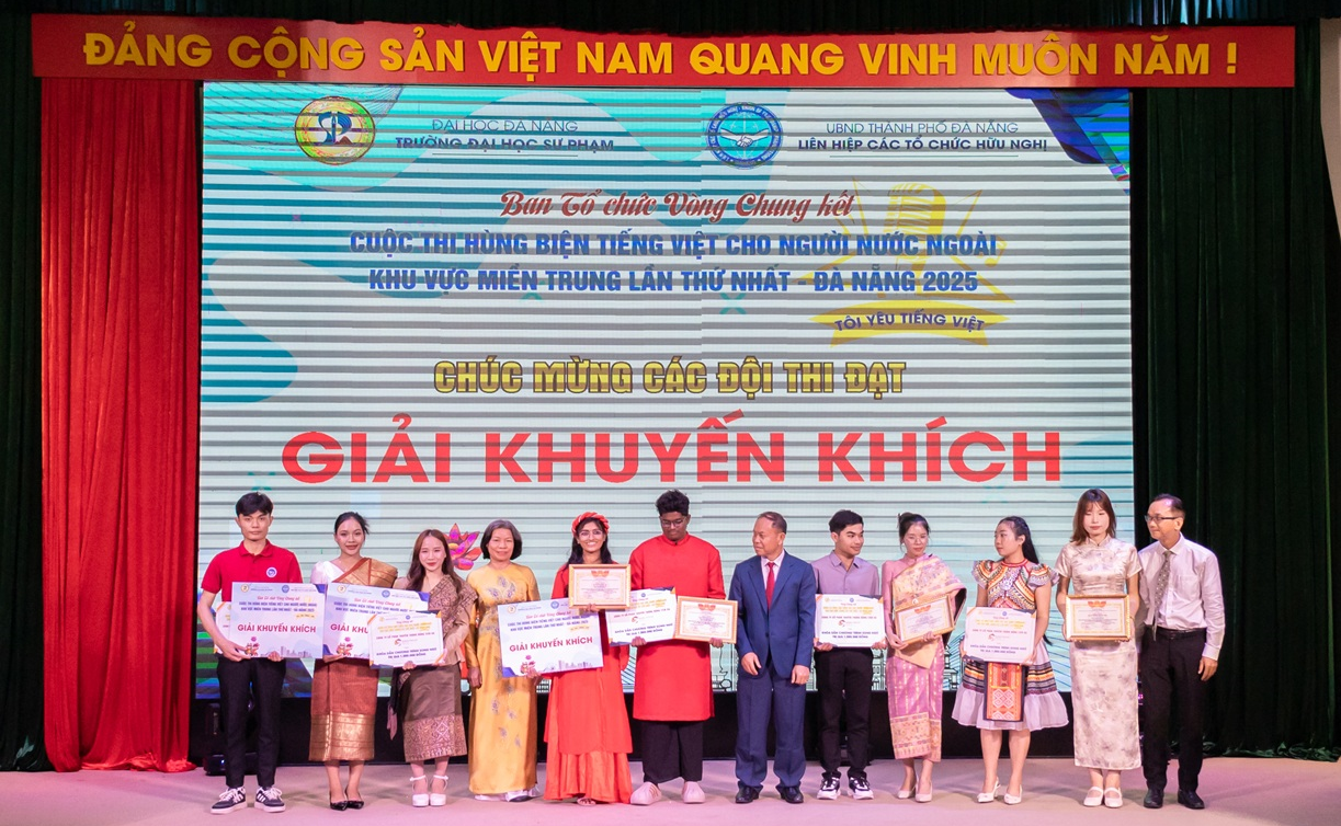 International Students Excel at Central Region Vietnamese Speech Contest