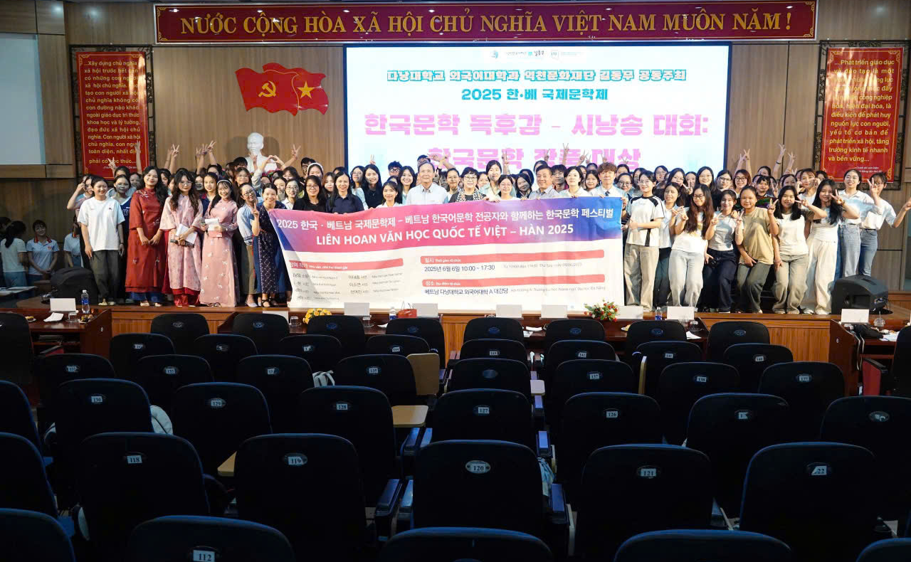 LHSS Students Shine at 2025 Korean Poetry and Literary Competition