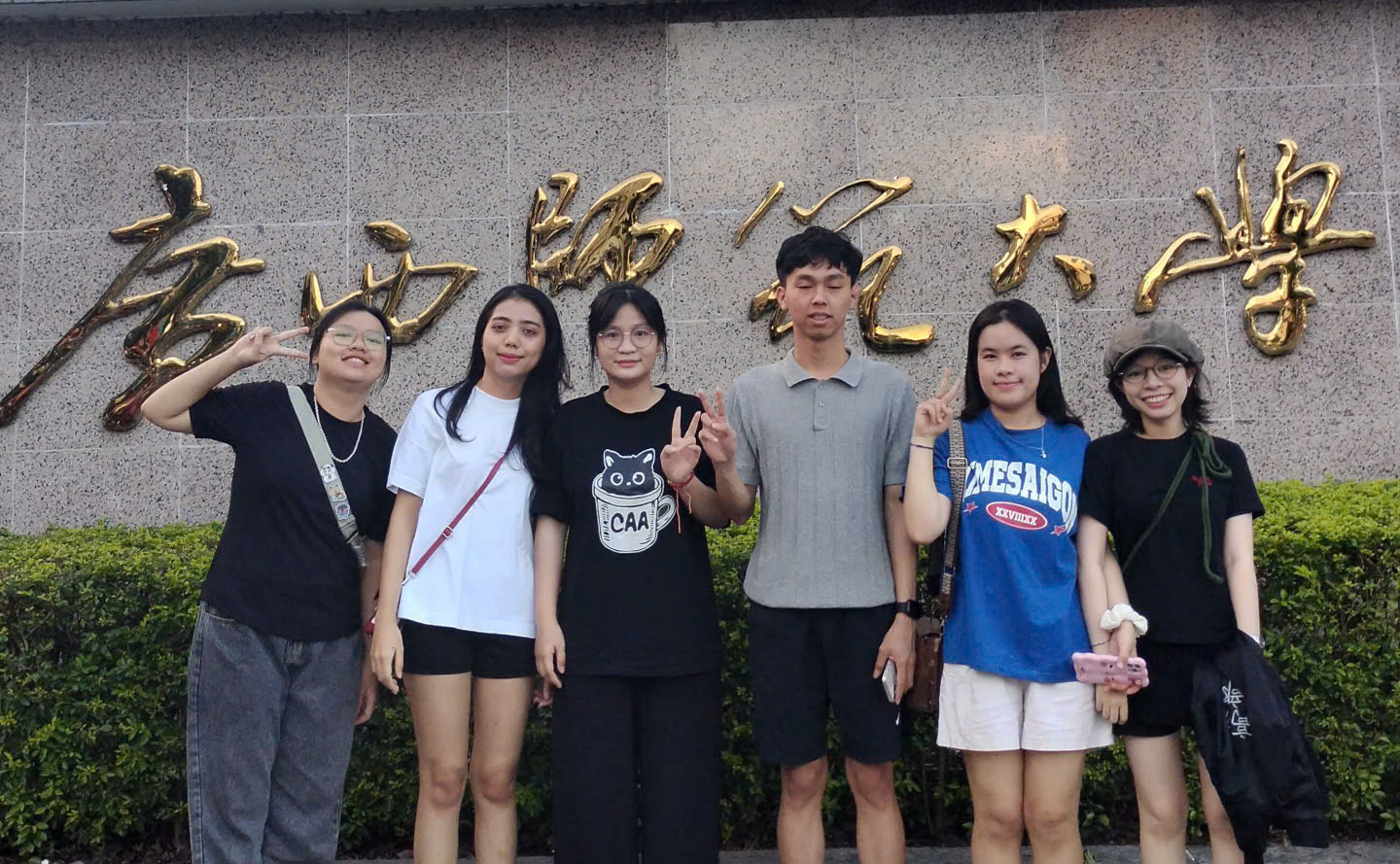 LHSS Students Depart for Study Abroad Program at Guangxi Normal University