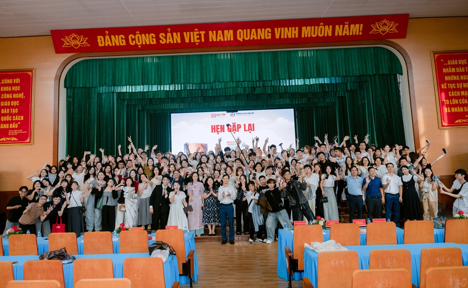 Shared Youthful Rhythm - A Bridge for Exchange Between Hong Duc University and the School of LHSS, Duy Tan University