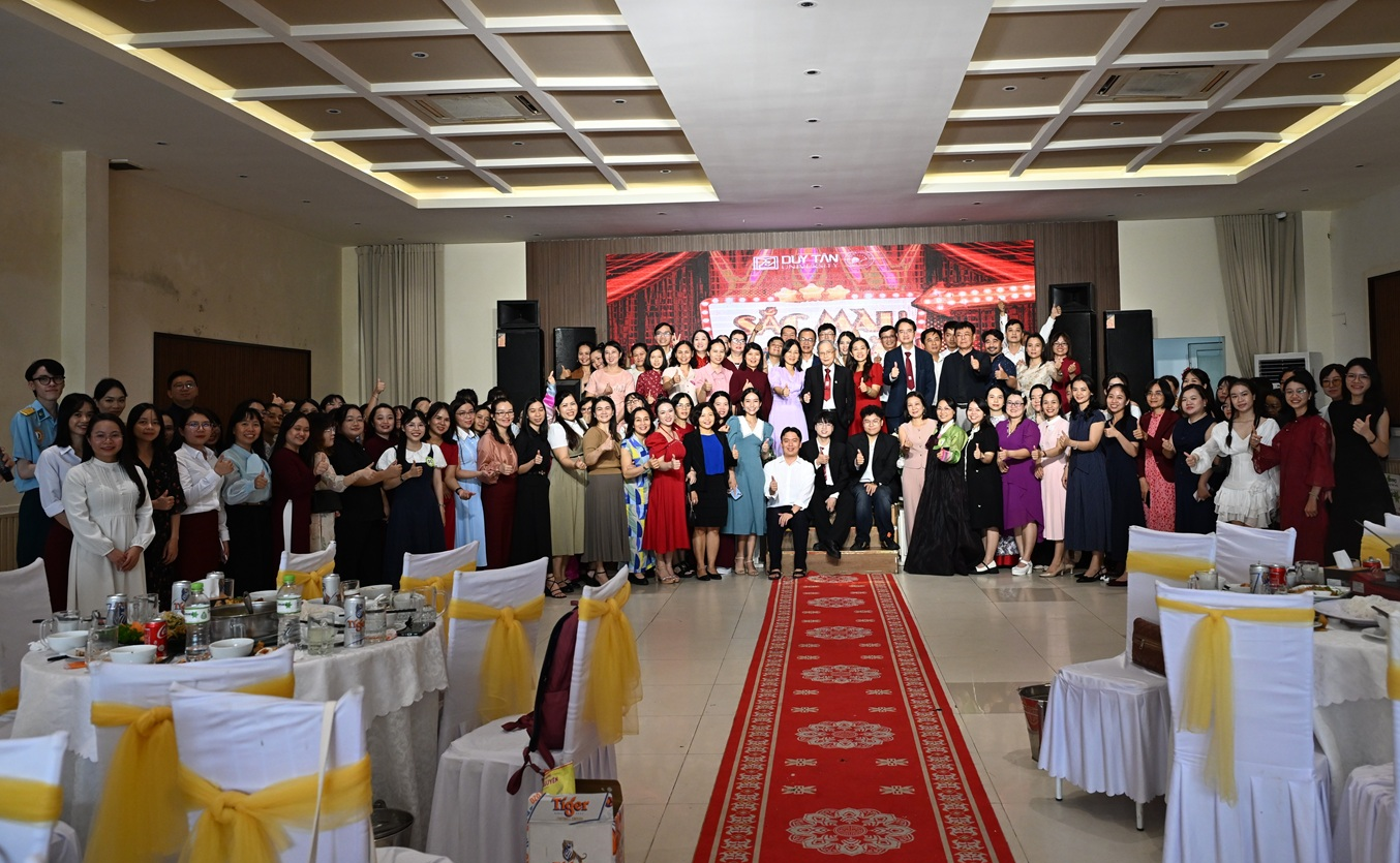 31 Years of Duy Tan - "Humanities Colors" Ignites the Bond of LHSS