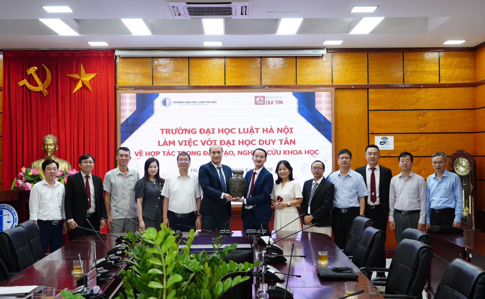Duy Tan University and Hanoi Law University: Promoting Strategic Cooperation in the Digital Era and International Integration