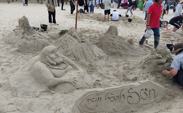 Let's see the artistic sand statue on Danang beach