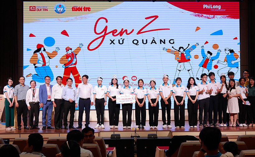 Fascinating and Attractive every second in the "Gen Z of Quang Region" contest at Duy Tan University