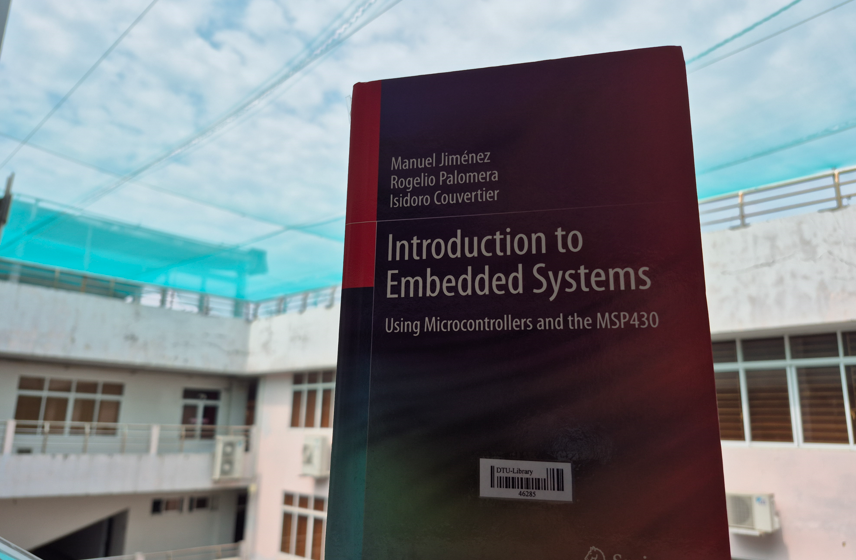 "Introduction to Embedded Systems" - Cánh Cửa Mở Ra Thế Giới Vi Điều Khiển