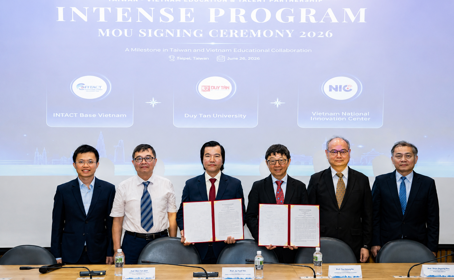 Đại học Duy Tân ký kết hợp tác đào tạo nguồn nhân lực công nghệ cao với các đối tác Đài Loan (Trung Quốc)