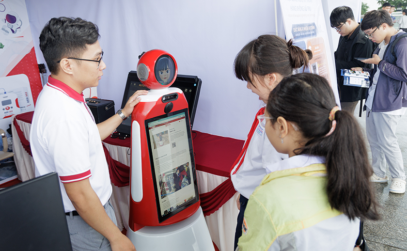 ĐH Duy Tân đồng hành cùng Ngày hội Chuyển đổi số Phường Hòa cường 2026