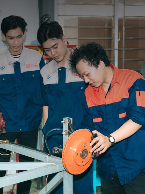 Công nghệ Kỹ thuật Ô tô