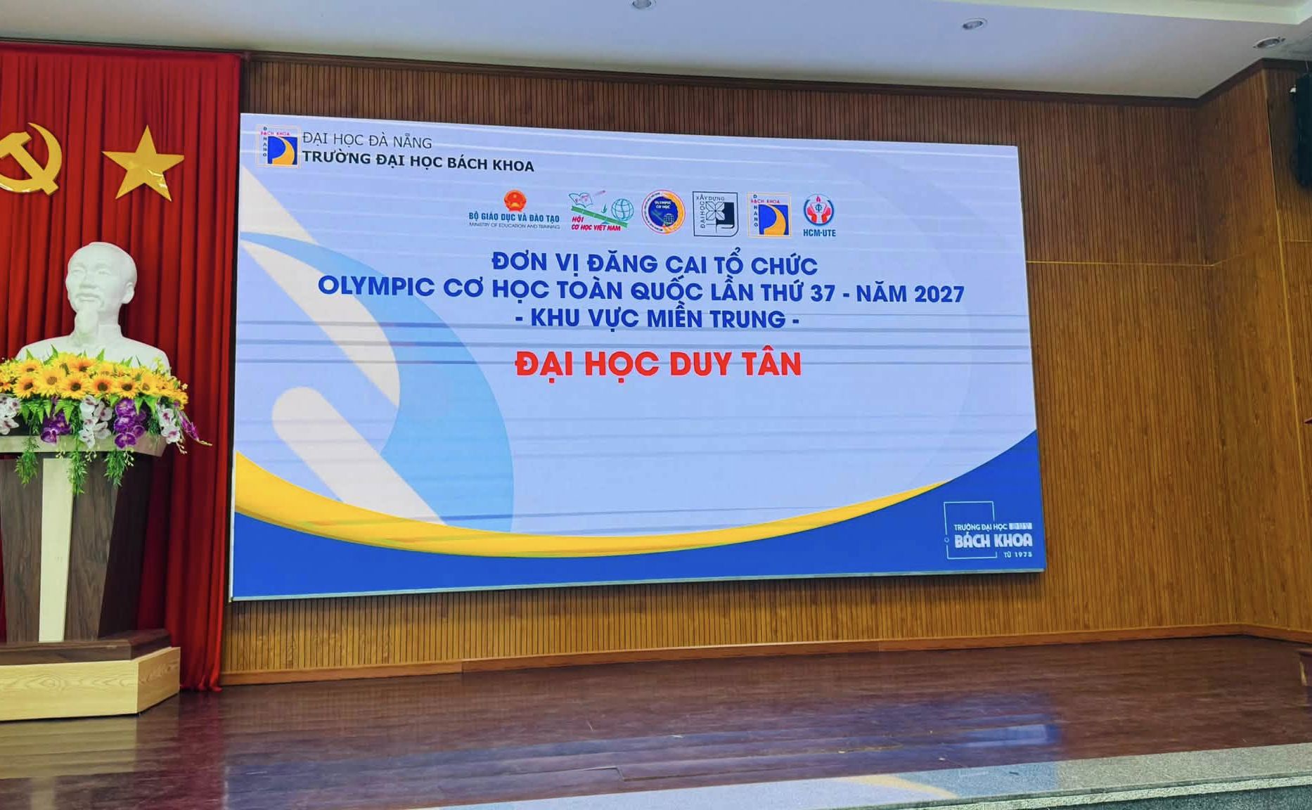 ĐẠI HỌC DUY TÂN CHÍNH THỨC NHẬN CỜ ĐĂNG CAI OLYMPIC CƠ HỌC TOÀN QUỐC LẦN THỨ 37 – NĂM 2027 KHU VỰC MIỀN TRUNG