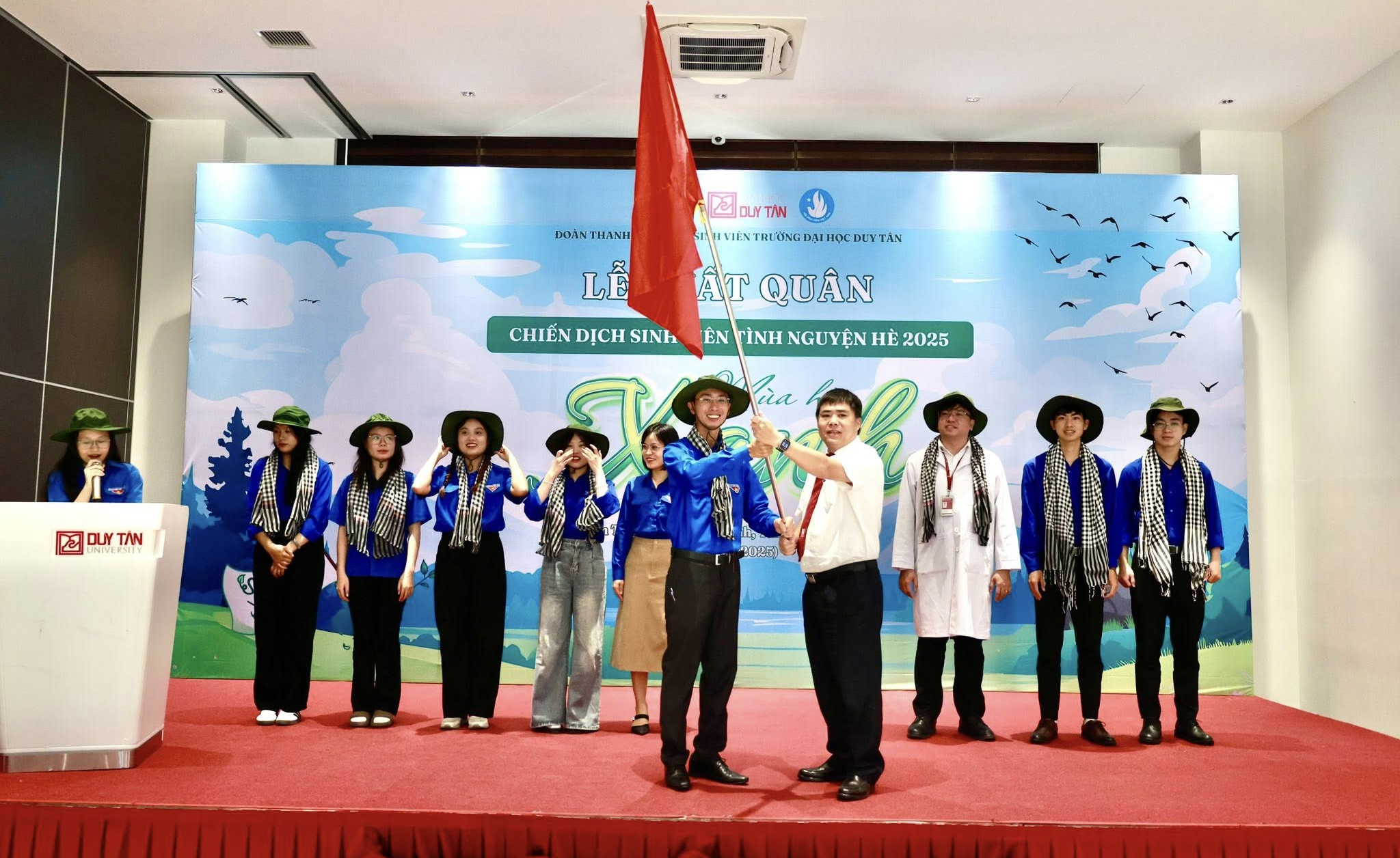 CHIẾN DỊCH MÙA HÈ XANH 2025: HÀNH TRÌNH KẾT NỐI TRI THỨC VÀ TRÁI TIM