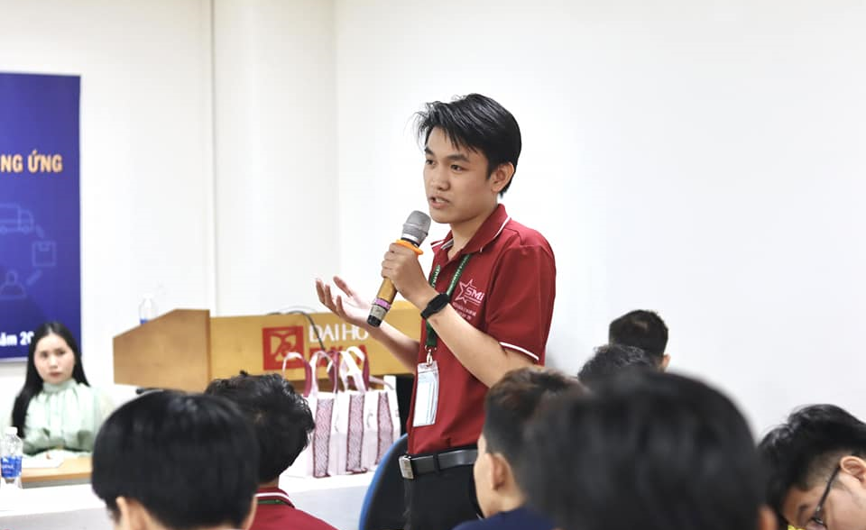 Workshop "With GLOTRANS DANANG Discovering the Secrets of the Logistics Industry"