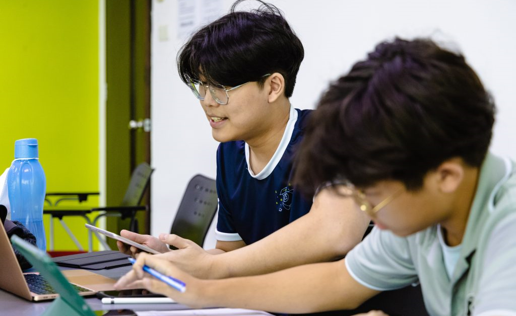 SMi English Debating Club