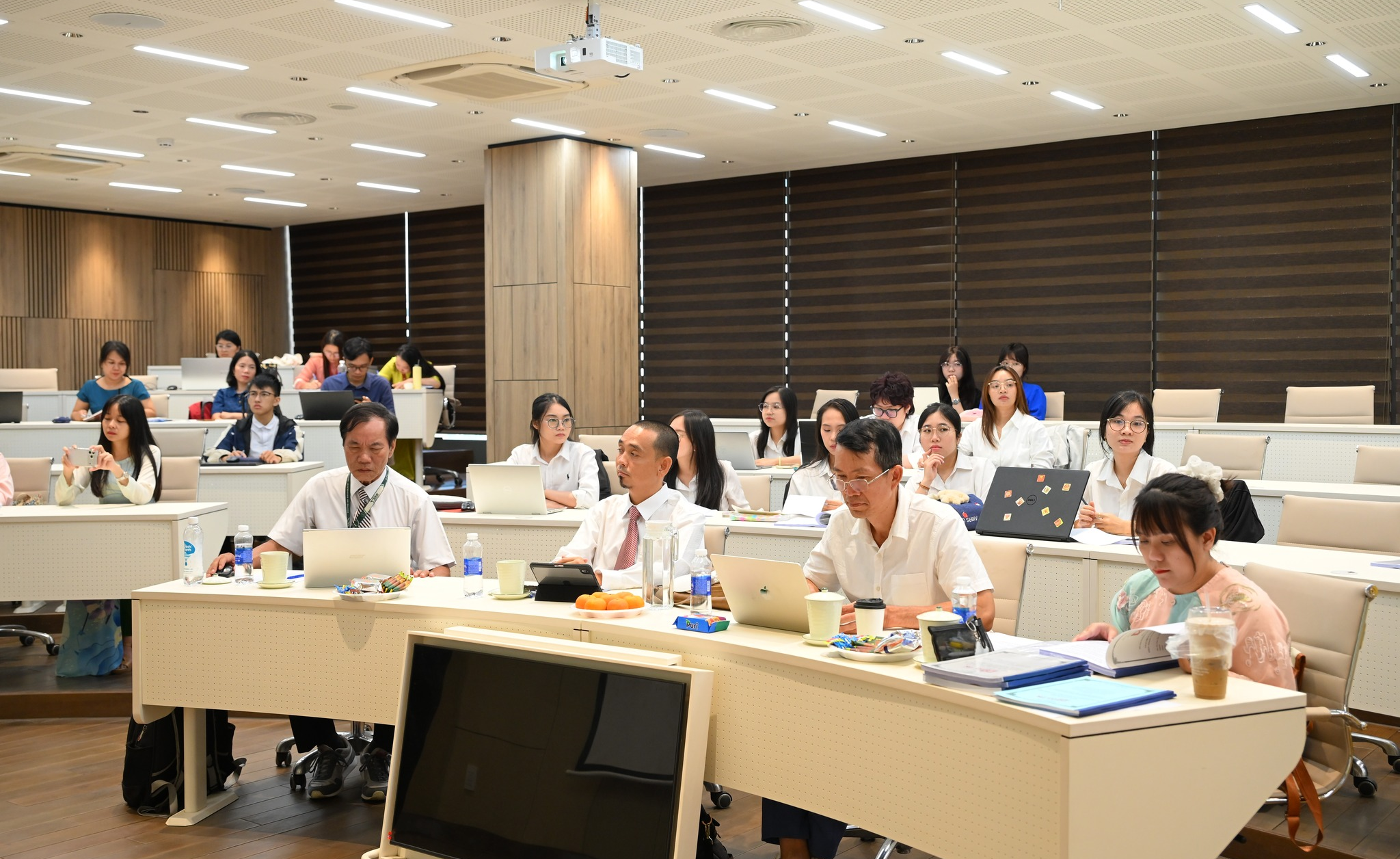 Sinh viên LHSS “bắt sóng” kỷ nguyên số tại Hội nghị NCKH 2026: AI, công nghệ và những ý tưởng bứt phá