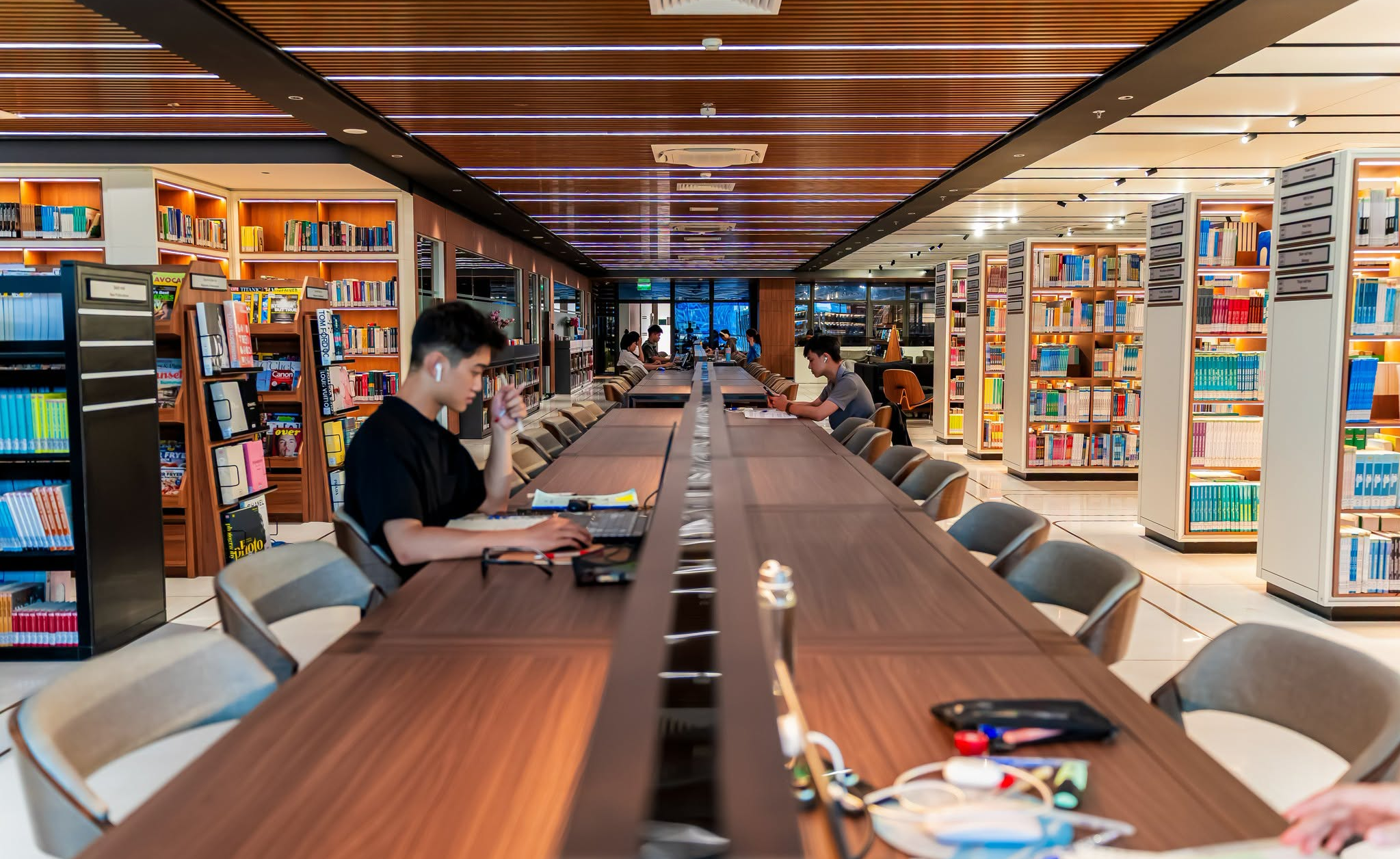 Thư Viện DTU – Không Gian Học Tập Trong Mơ Của Mọi DTUer