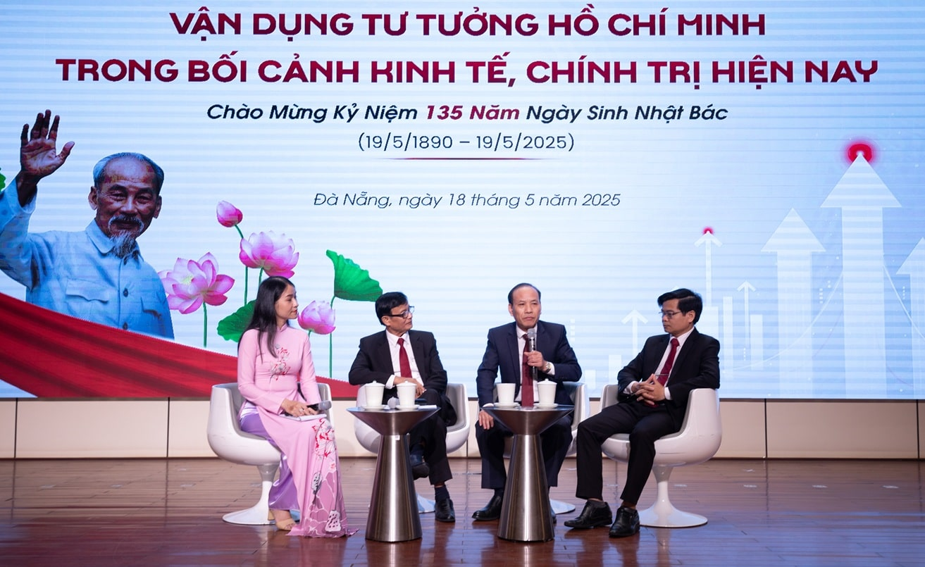 Tọa đàm khoa học tại Đại học Duy Tân: Vận dụng tư tưởng Hồ Chí Minh trong bối cảnh kinh tế, chính trị hiện nay