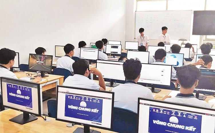 Đổi mới giáo dục lý luận chính trị cho sinh viên đại học trong bối cảnh chuyển đổi số