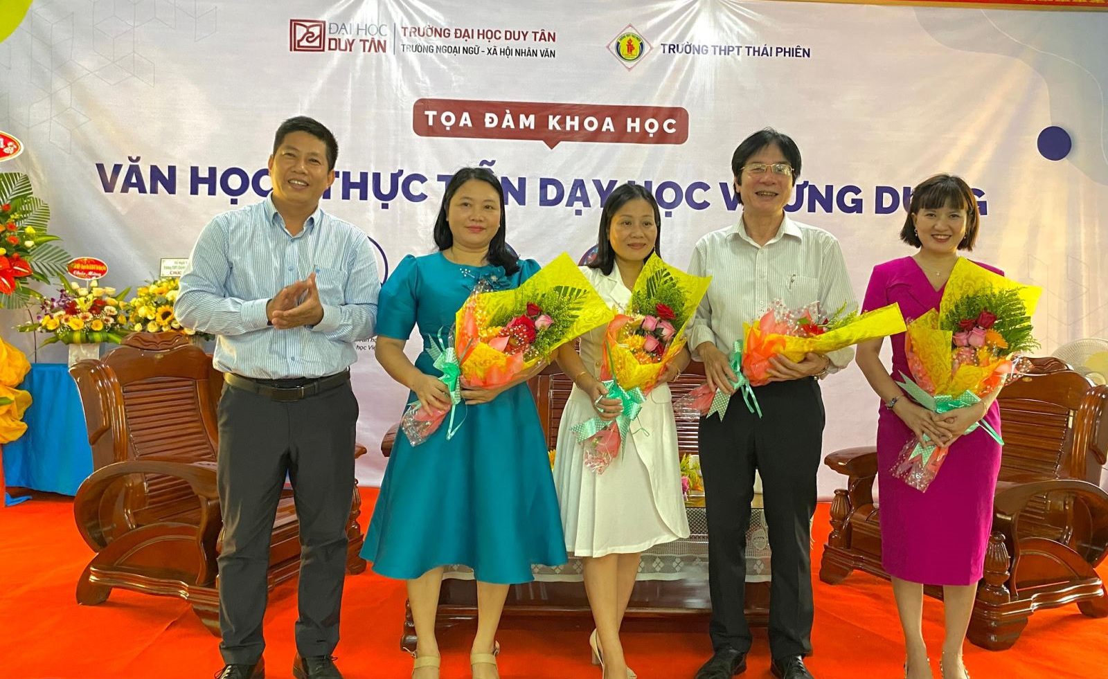 Tọa đàm Khoa học: "Văn học - Thực tiễn Dạy học và Ứng dụng"