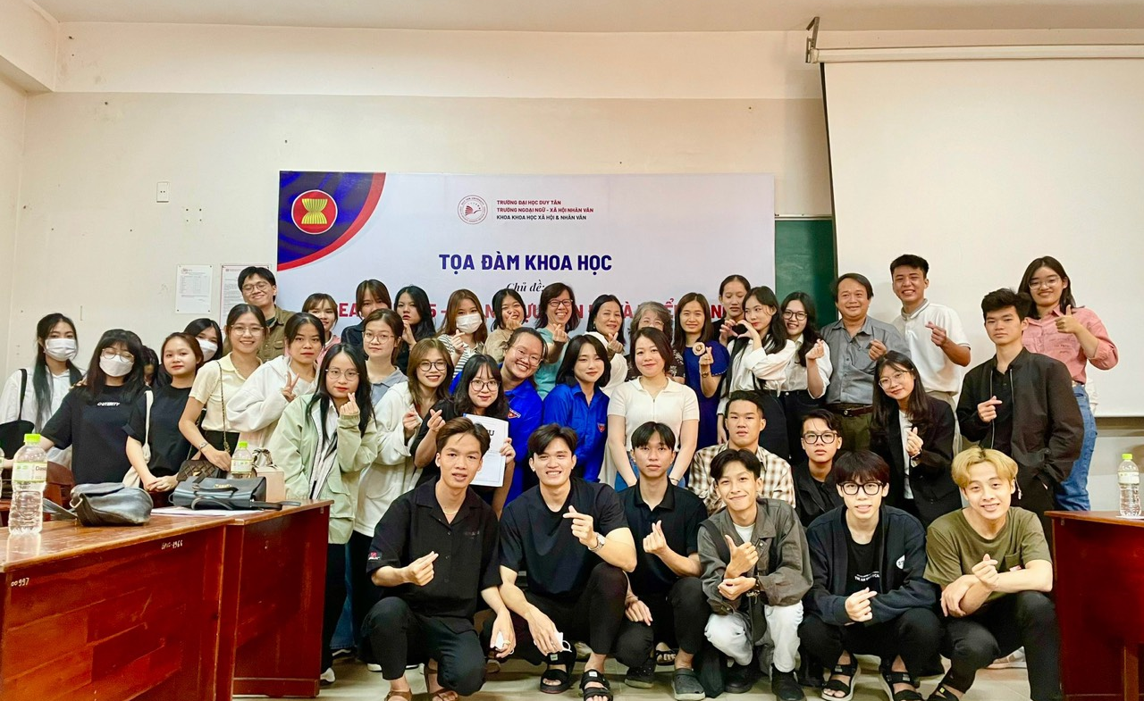 Tọa đàm khoa học sinh viên với chủ đề:  “ASEAN tuổi 55: Thành tựu, vấn đề và triển vọng”