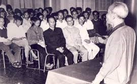     QUAN ĐIỂM CỦA HỒ CHÍ MINH VỀ GẮN TỔNG KẾT THỰC TIỄN, NGHIÊN CỨU LÝ LUẬN VỚI ĐỊNH HƯỚNG CHÍNH SÁCH