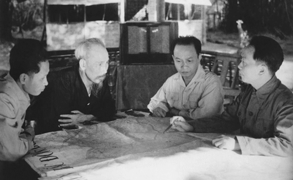 Tư tưởng Hồ Chí Minh về mối quan hệ dân tộc - giai cấp và sự vận dụng của Đảng ta trong giai đoạn hiện nay